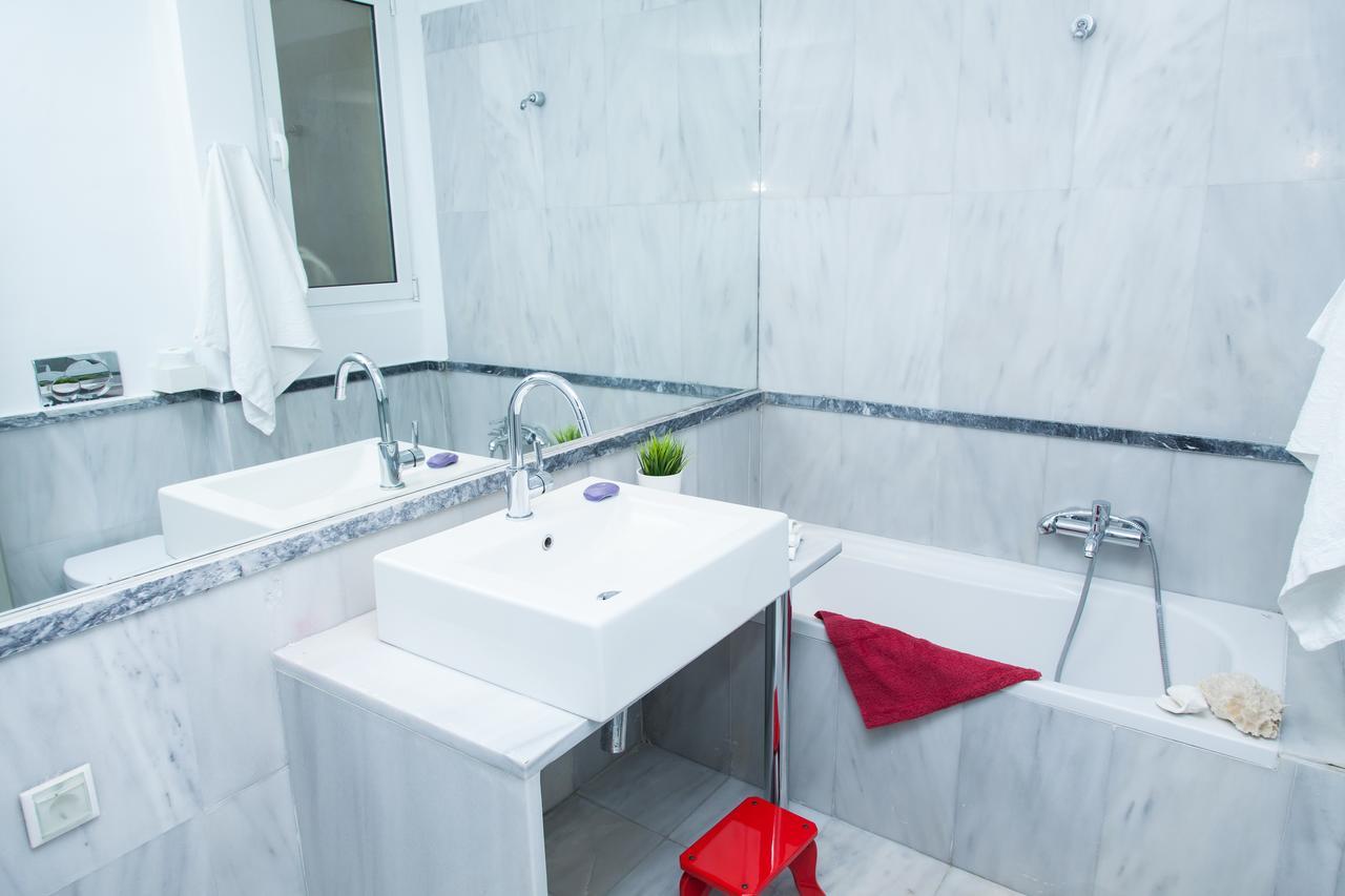 Alpha Boutique Apartment Next To Athens Museum Экстерьер фото